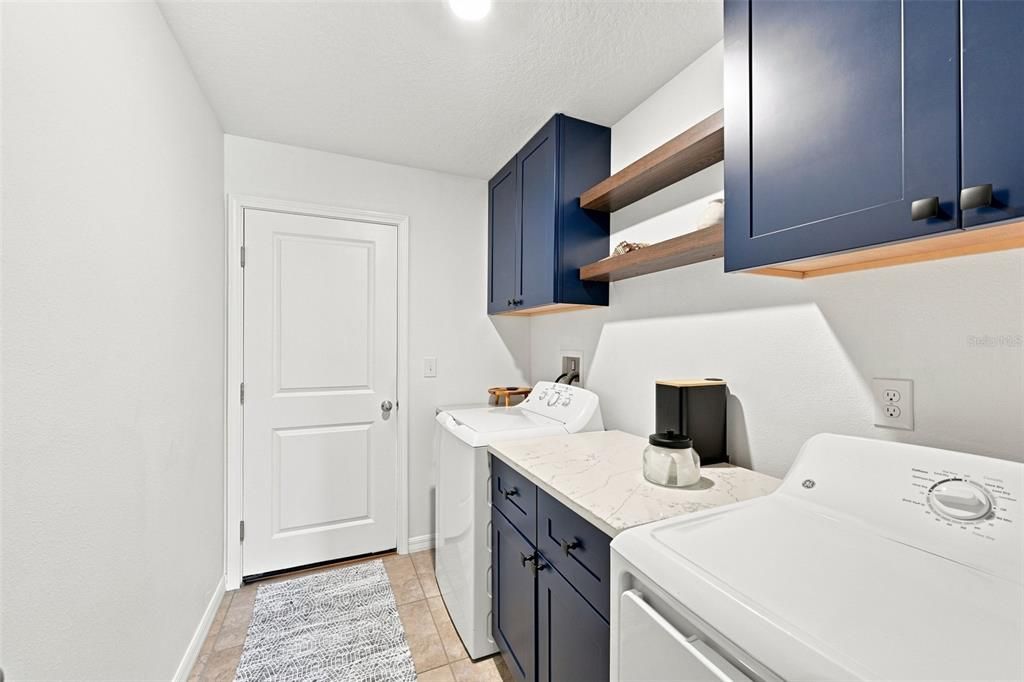 Activo con contrato: $295,000 (3 camas, 2 baños, 1561 Pies cuadrados)