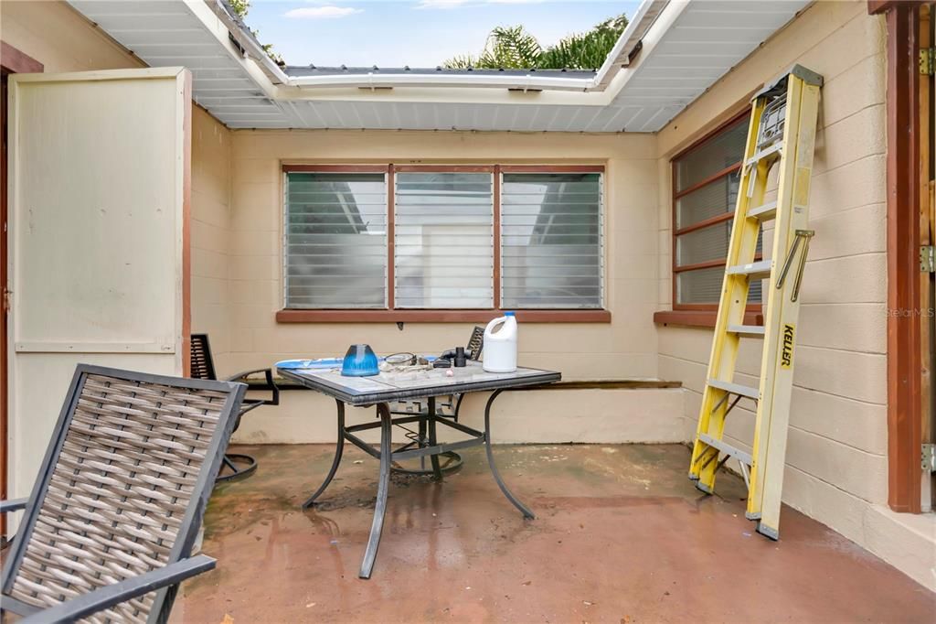 Activo con contrato: $285,000 (3 camas, 2 baños, 1467 Pies cuadrados)