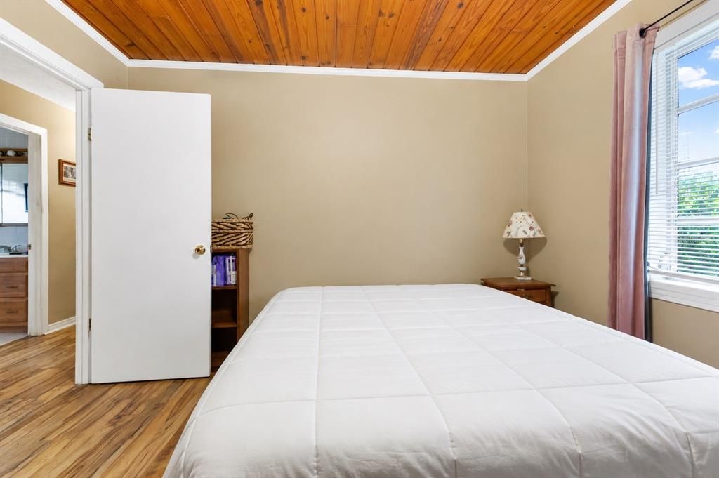 Activo con contrato: $285,000 (3 camas, 2 baños, 1467 Pies cuadrados)