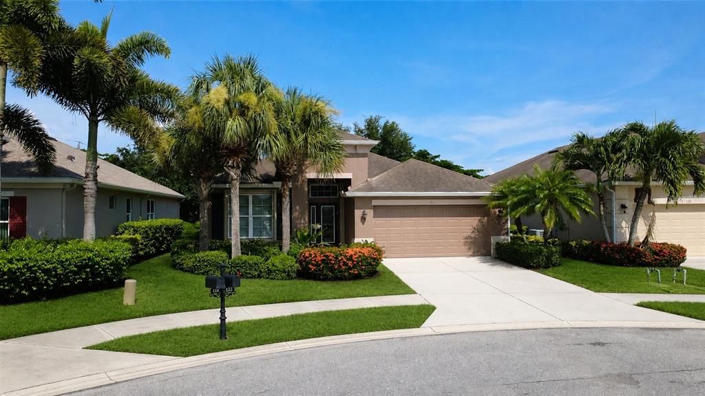 For Sale: $460,000 (3 beds, 2 baths, 2050 Square Feet)