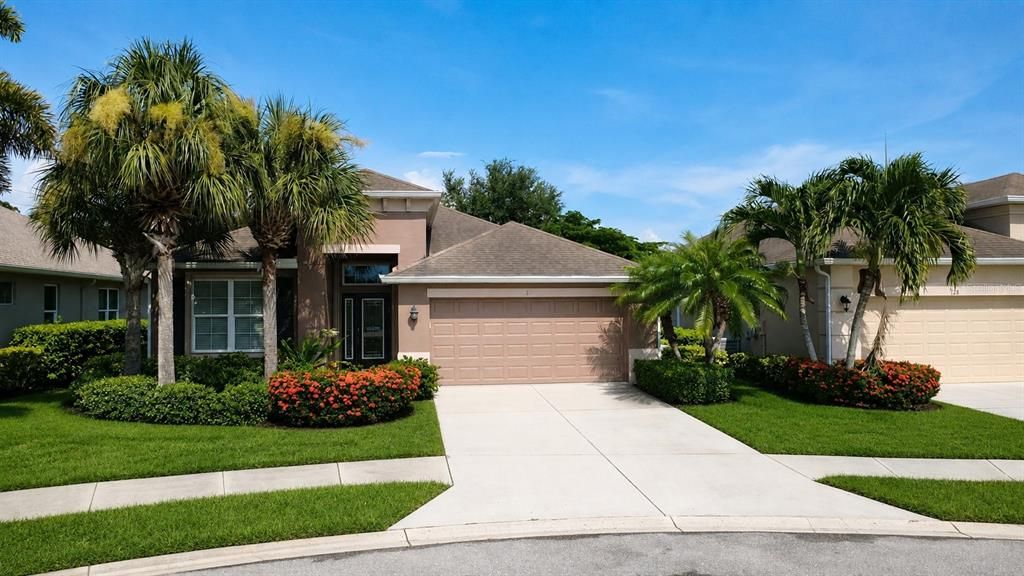 For Sale: $460,000 (3 beds, 2 baths, 2050 Square Feet)