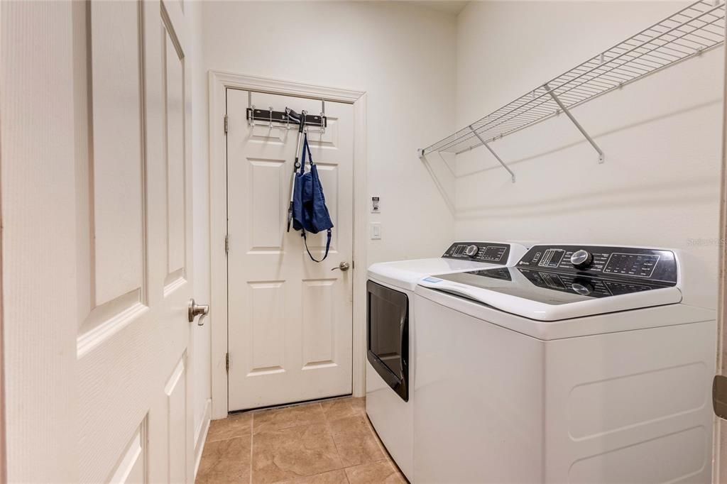 For Sale: $460,000 (3 beds, 2 baths, 2050 Square Feet)