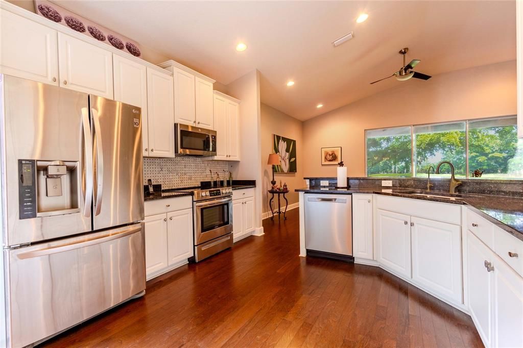 For Sale: $460,000 (3 beds, 2 baths, 2050 Square Feet)