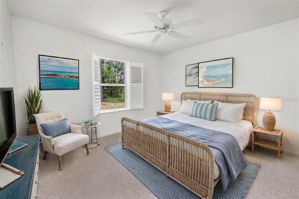 For Sale: $399,900 (4 beds, 2 baths, 2375 Square Feet)