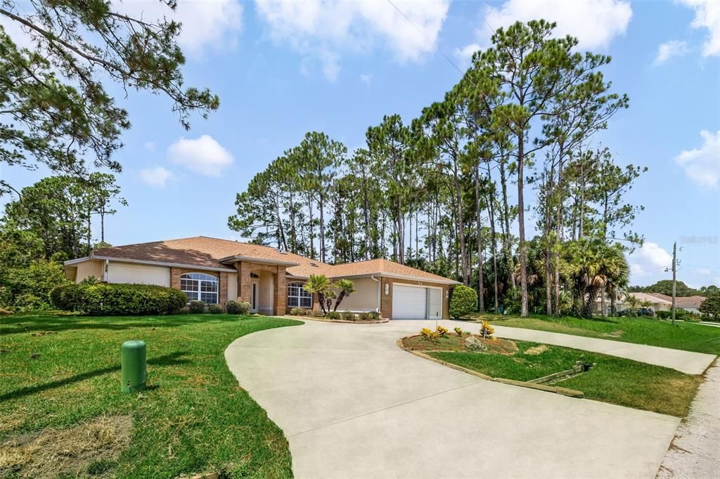 For Sale: $399,900 (4 beds, 2 baths, 2375 Square Feet)