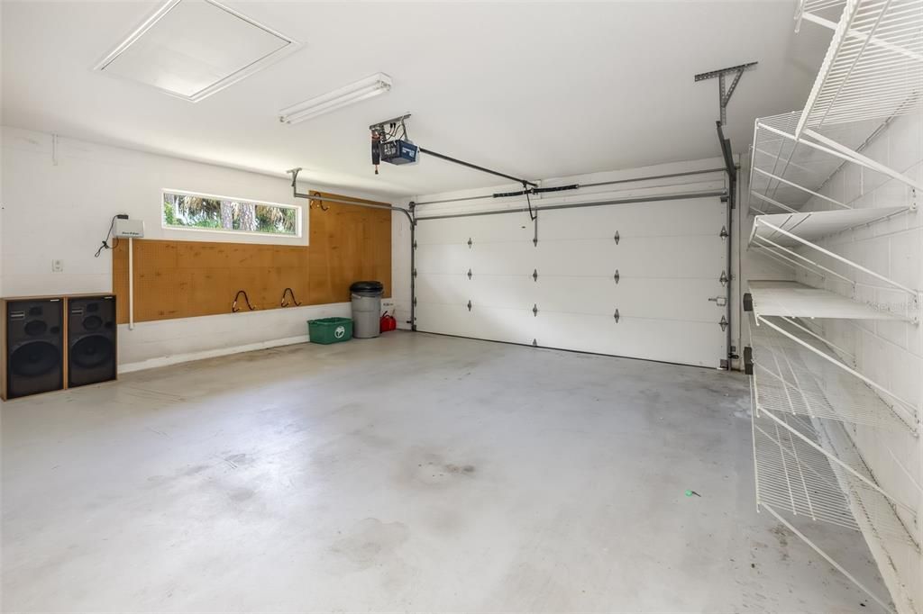 For Sale: $399,900 (4 beds, 2 baths, 2375 Square Feet)