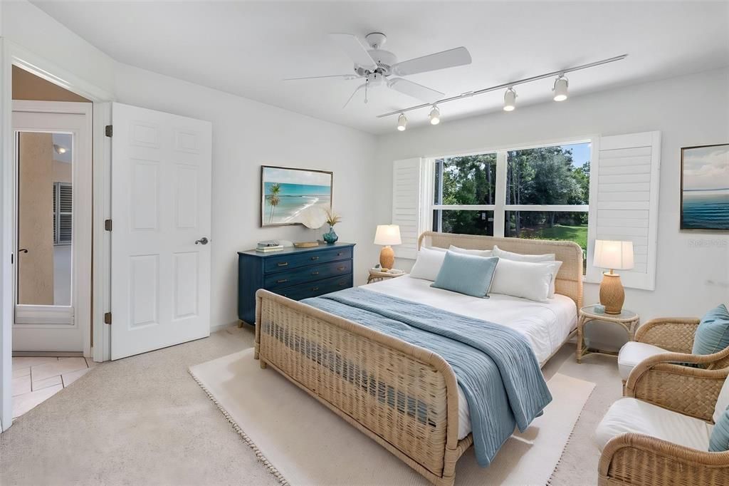 For Sale: $399,900 (4 beds, 2 baths, 2375 Square Feet)