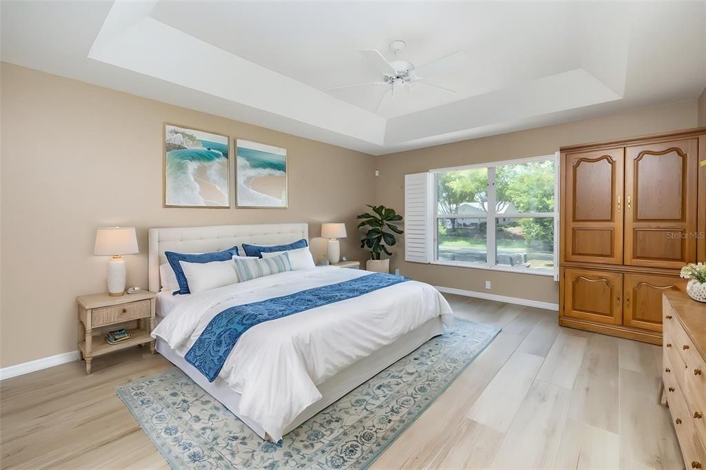 For Sale: $399,900 (4 beds, 2 baths, 2375 Square Feet)