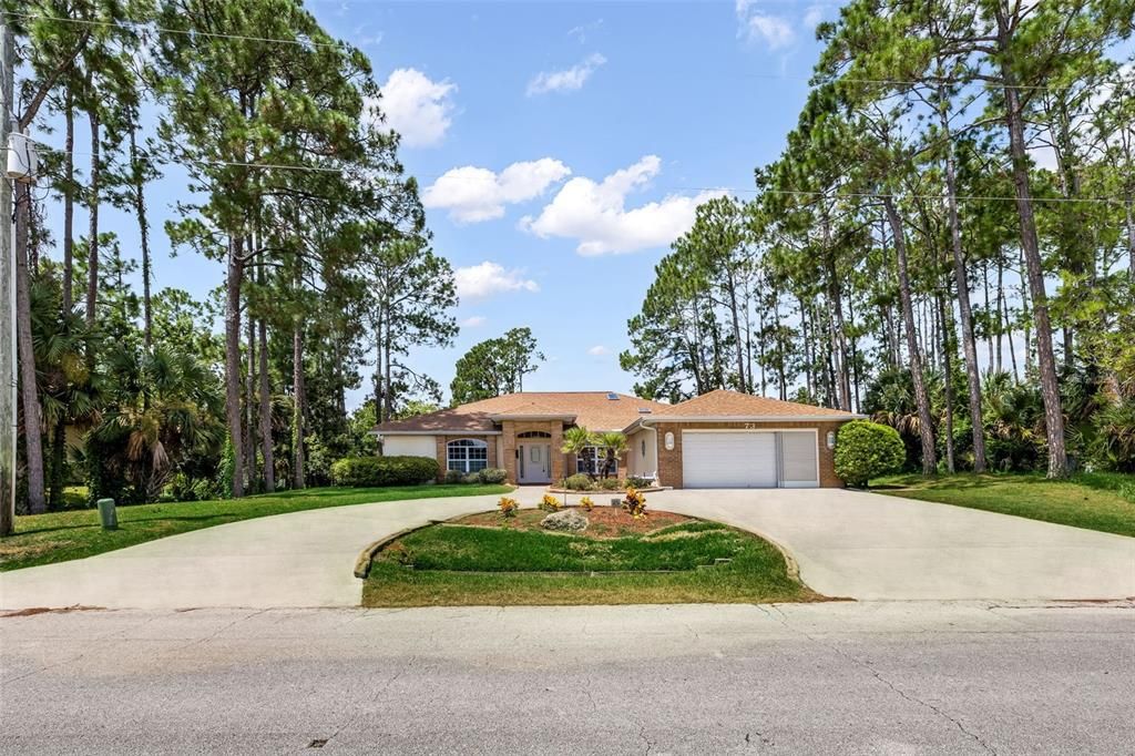 For Sale: $399,900 (4 beds, 2 baths, 2375 Square Feet)
