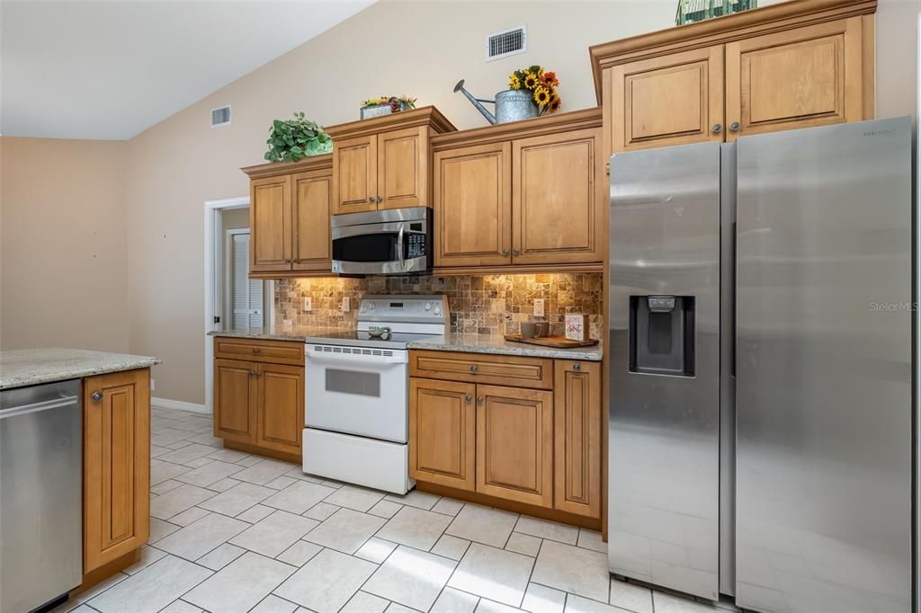 For Sale: $399,900 (4 beds, 2 baths, 2375 Square Feet)