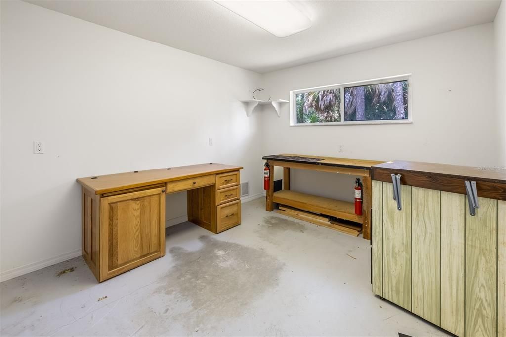 For Sale: $399,900 (4 beds, 2 baths, 2375 Square Feet)