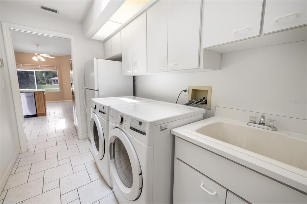 For Sale: $399,900 (4 beds, 2 baths, 2375 Square Feet)