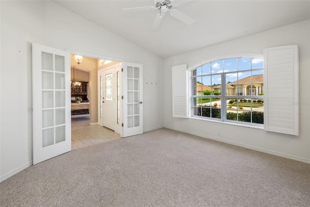 For Sale: $399,900 (4 beds, 2 baths, 2375 Square Feet)
