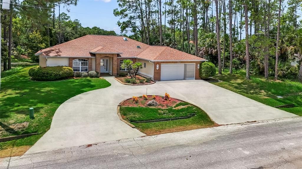 For Sale: $399,900 (4 beds, 2 baths, 2375 Square Feet)