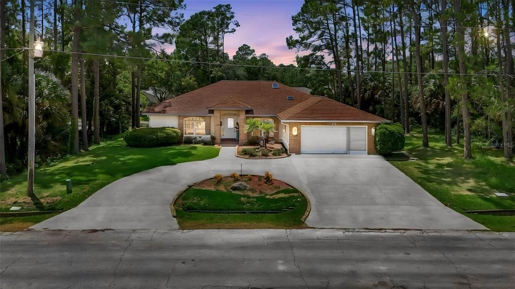 For Sale: $399,900 (4 beds, 2 baths, 2375 Square Feet)