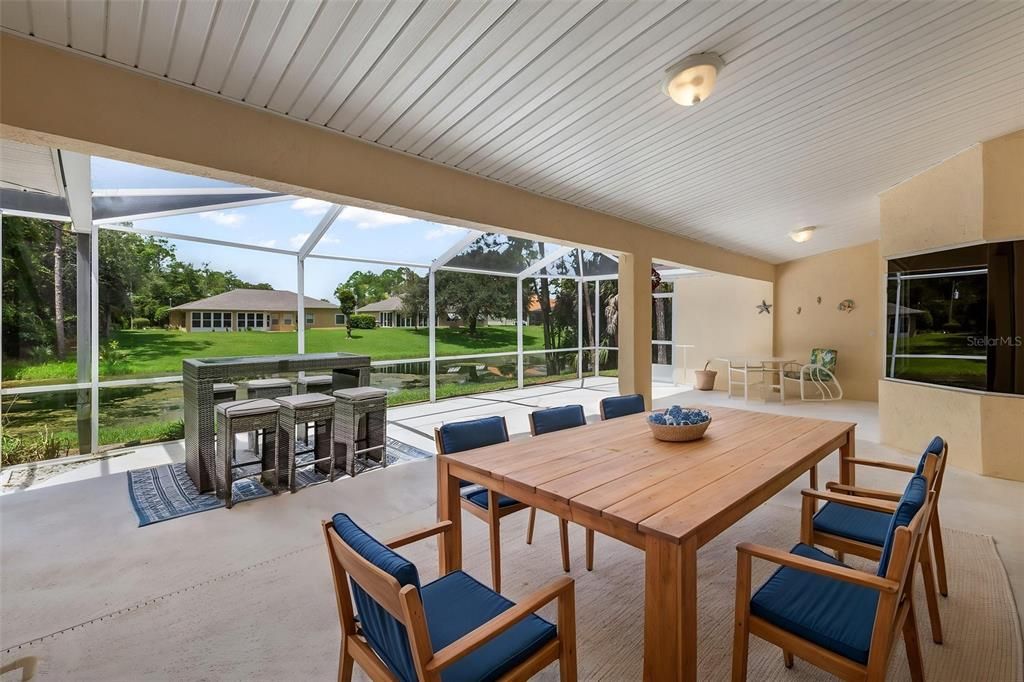 For Sale: $399,900 (4 beds, 2 baths, 2375 Square Feet)