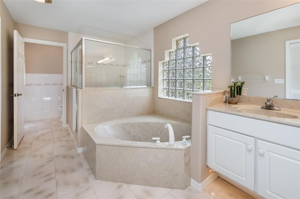 For Sale: $399,900 (4 beds, 2 baths, 2375 Square Feet)