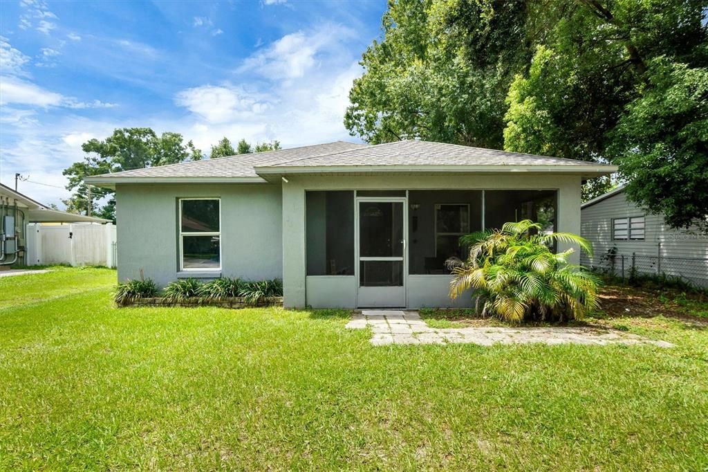 En Venta: $295,000 (3 camas, 2 baños, 1324 Pies cuadrados)