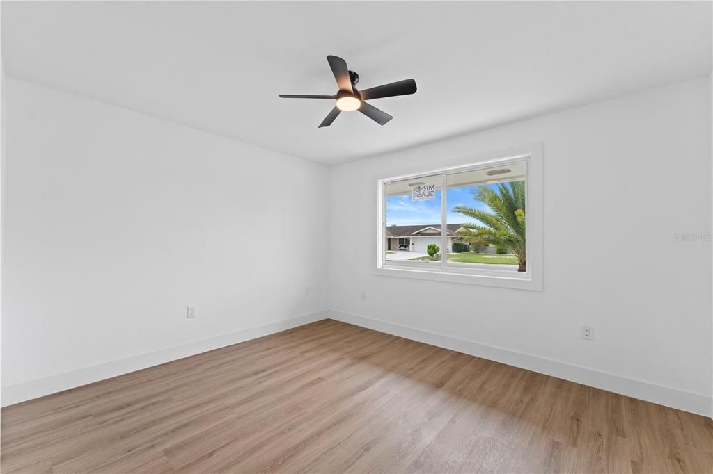 For Sale: $299,000 (2 beds, 2 baths, 1402 Square Feet)