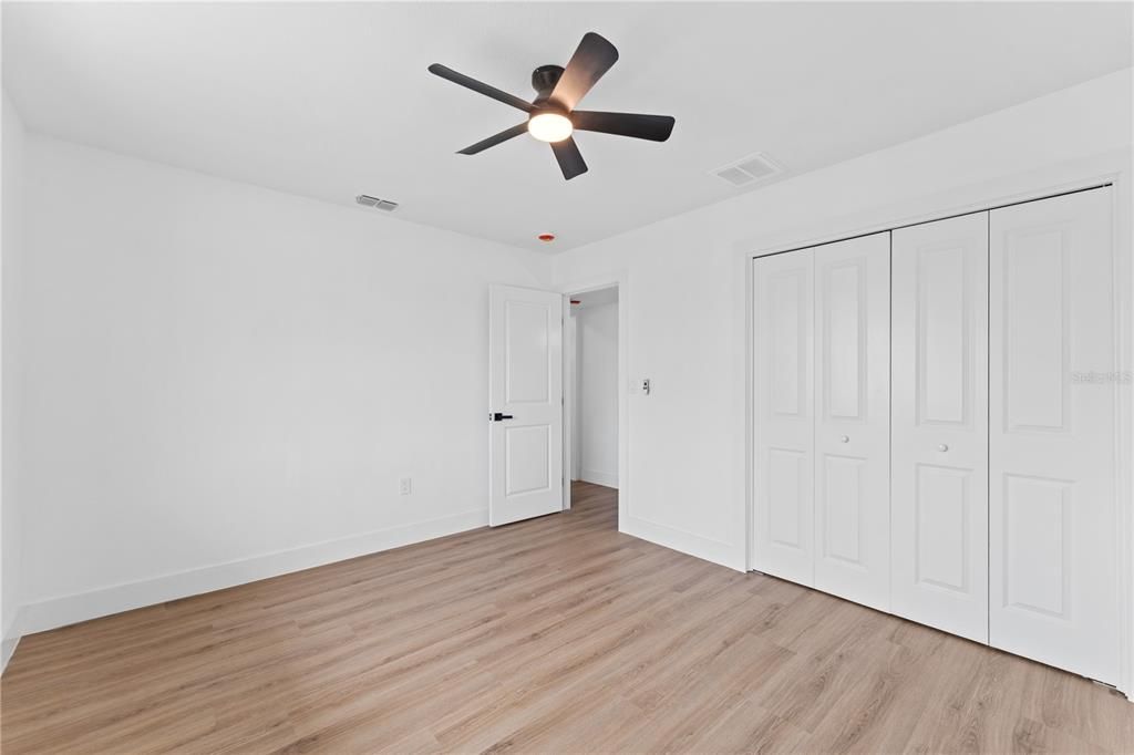 For Sale: $299,000 (2 beds, 2 baths, 1402 Square Feet)