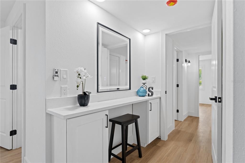 For Sale: $299,000 (2 beds, 2 baths, 1402 Square Feet)