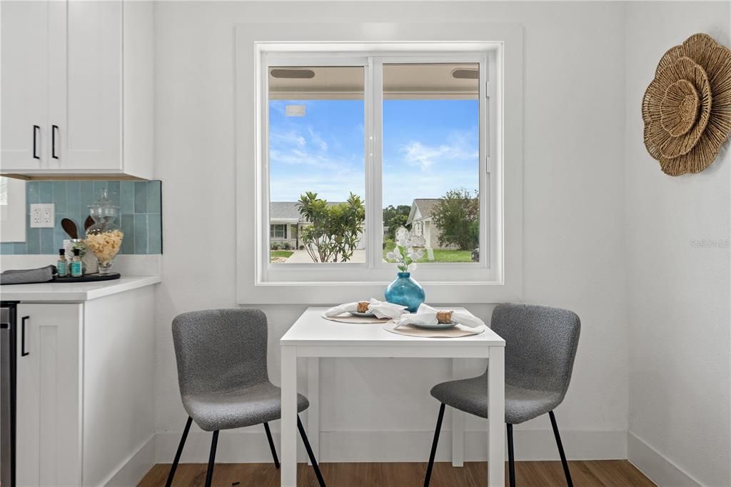 For Sale: $299,000 (2 beds, 2 baths, 1402 Square Feet)