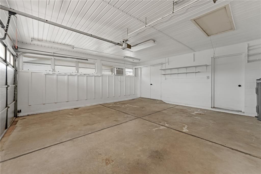 For Sale: $299,000 (2 beds, 2 baths, 1402 Square Feet)
