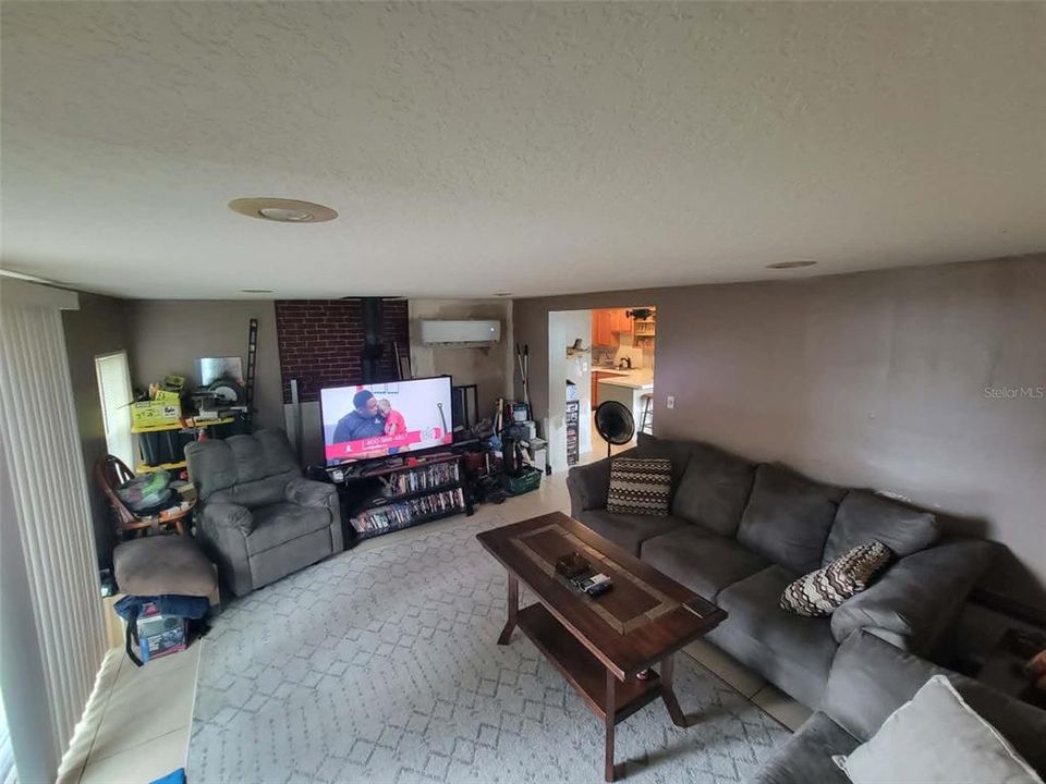 En Venta: $289,900 (2 camas, 1 baños, 912 Pies cuadrados)