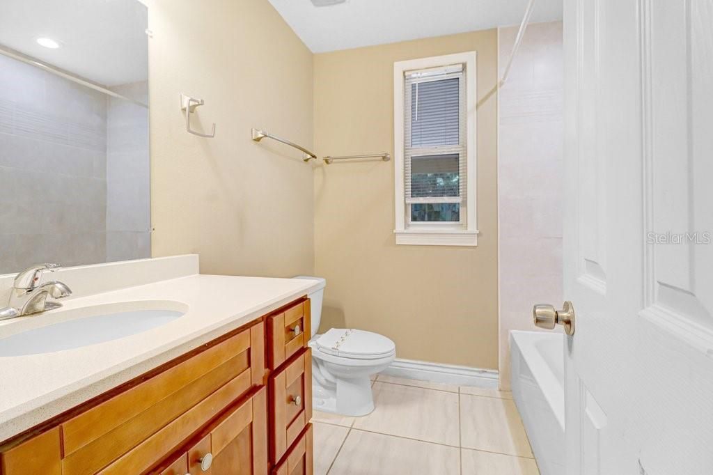 For Rent: $2,375 (3 beds, 2 baths, 1377 Square Feet)