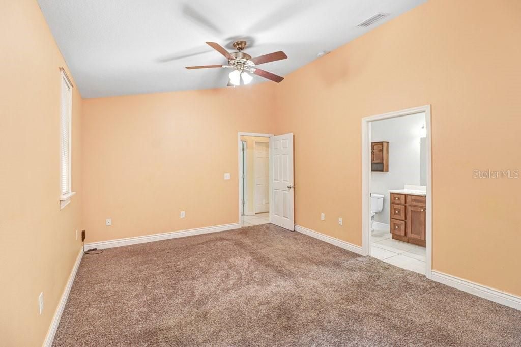 For Rent: $2,375 (3 beds, 2 baths, 1377 Square Feet)
