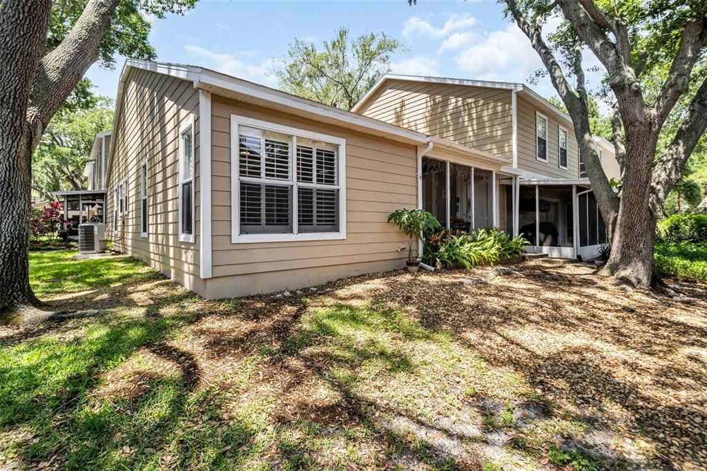 For Sale: $280,000 (2 beds, 2 baths, 1129 Square Feet)
