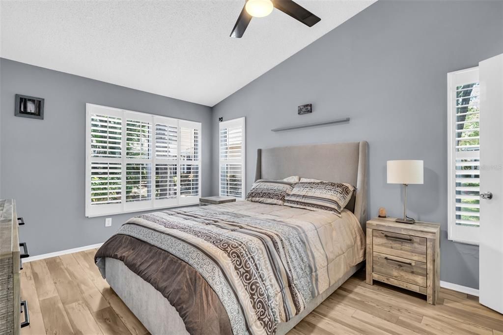 For Sale: $280,000 (2 beds, 2 baths, 1129 Square Feet)
