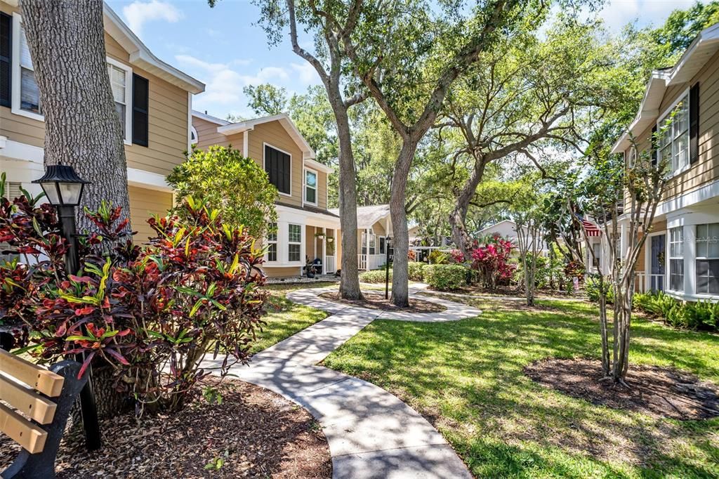 For Sale: $280,000 (2 beds, 2 baths, 1129 Square Feet)