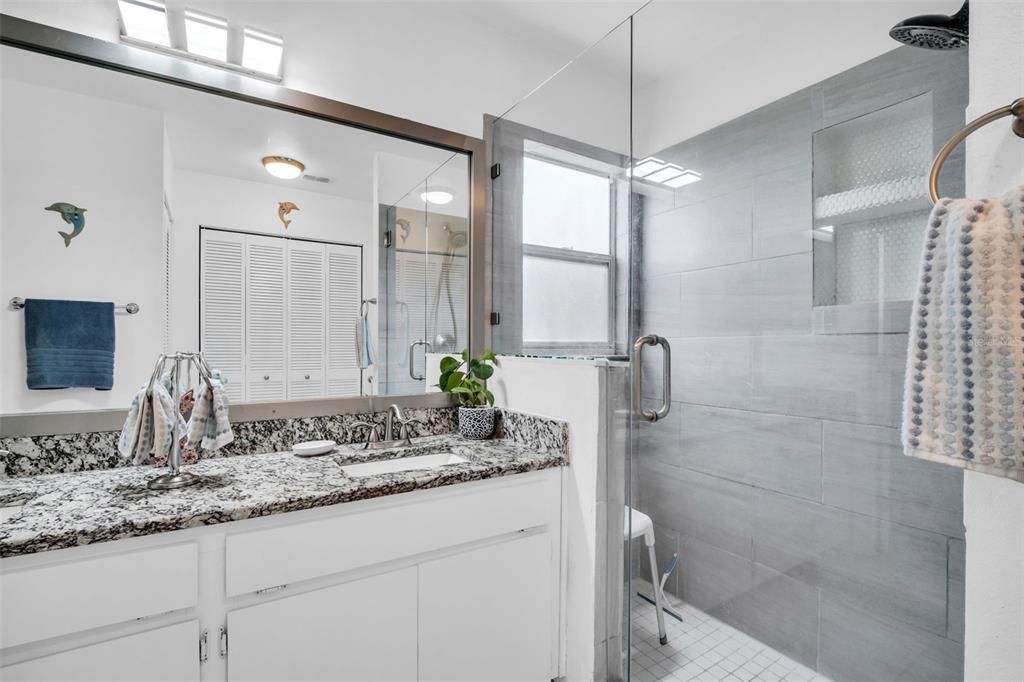 For Sale: $280,000 (2 beds, 2 baths, 1129 Square Feet)
