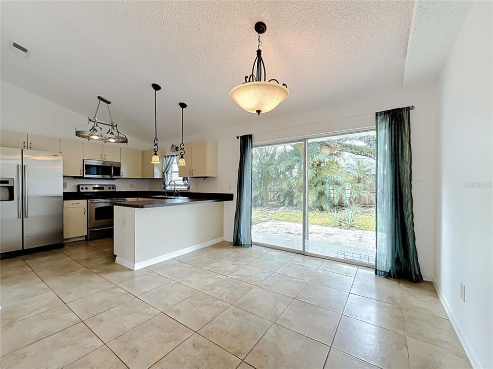 En Venta: $395,000 (3 camas, 2 baños, 1272 Pies cuadrados)