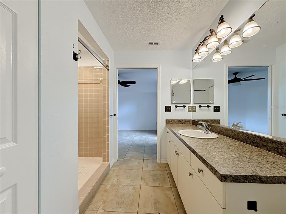 En Venta: $395,000 (3 camas, 2 baños, 1272 Pies cuadrados)