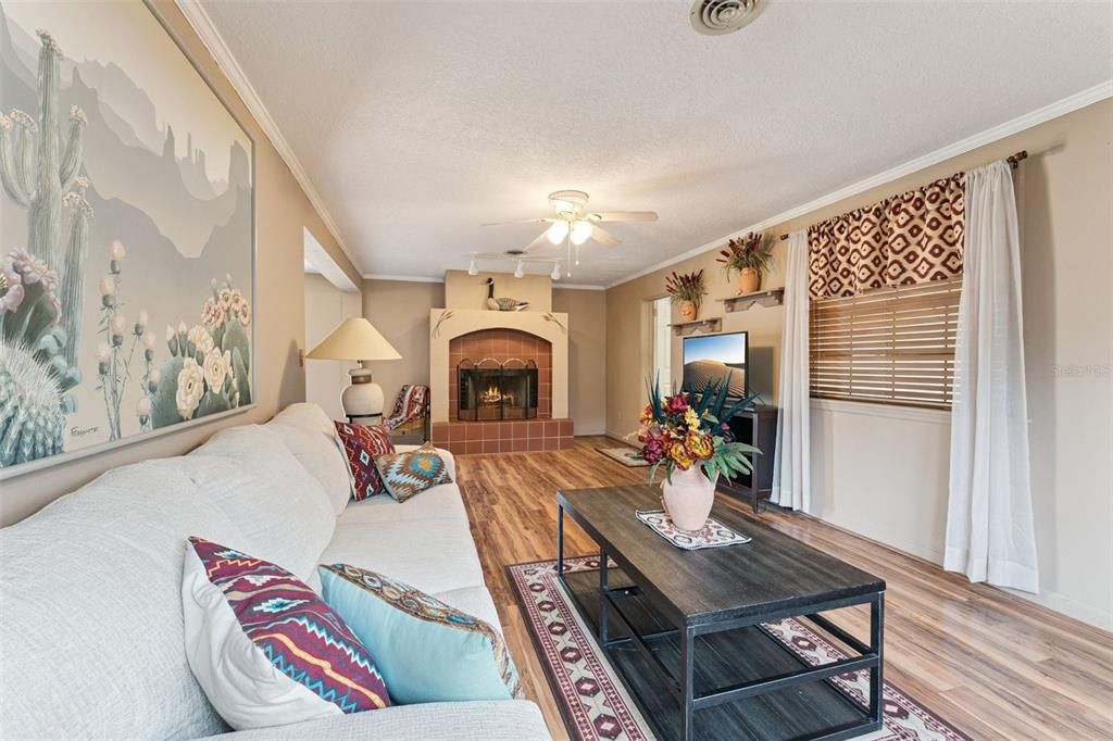 En Venta: $625,000 (2 camas, 2 baños, 1351 Pies cuadrados)