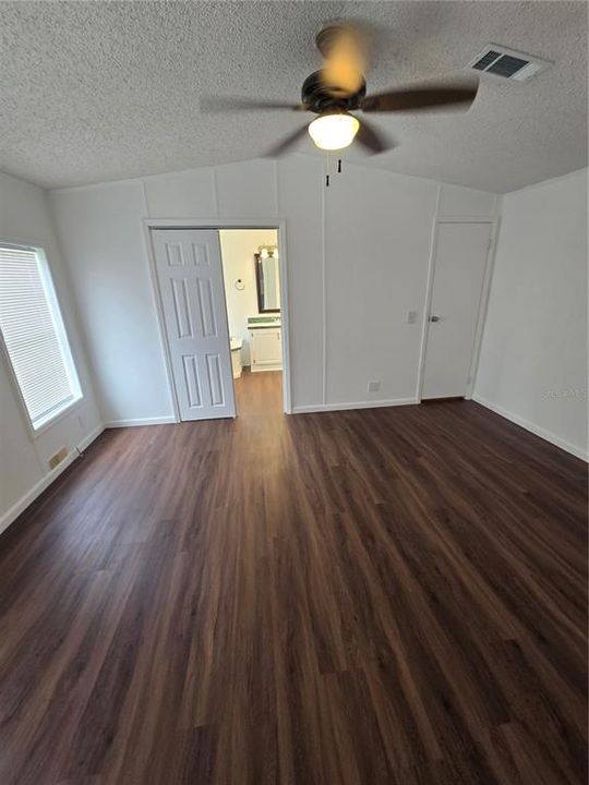 For Sale: $189,900 (3 beds, 2 baths, 1216 Square Feet)