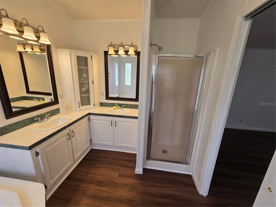 For Sale: $189,900 (3 beds, 2 baths, 1216 Square Feet)