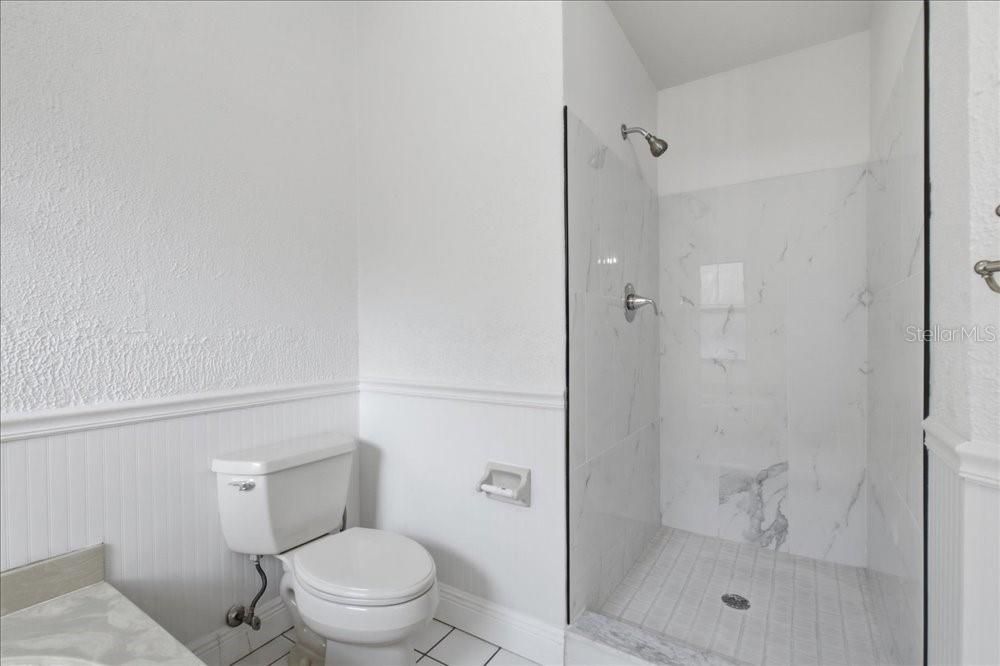 На продажу: $369,900 (4 спален, 2 ванн, 1712 Квадратных фут)