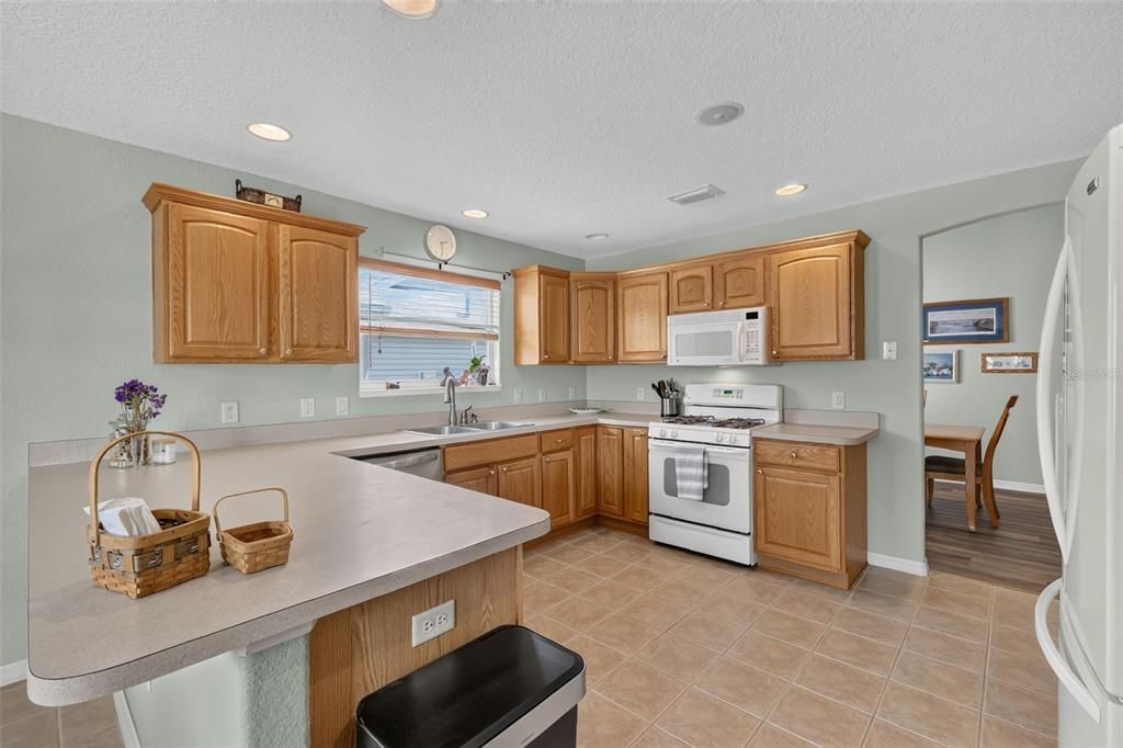 For Sale: $415,000 (3 beds, 2 baths, 1902 Square Feet)