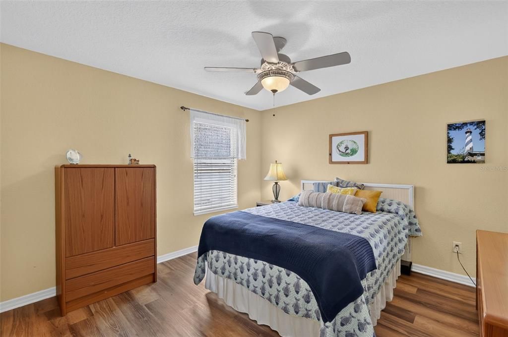 For Sale: $415,000 (3 beds, 2 baths, 1902 Square Feet)