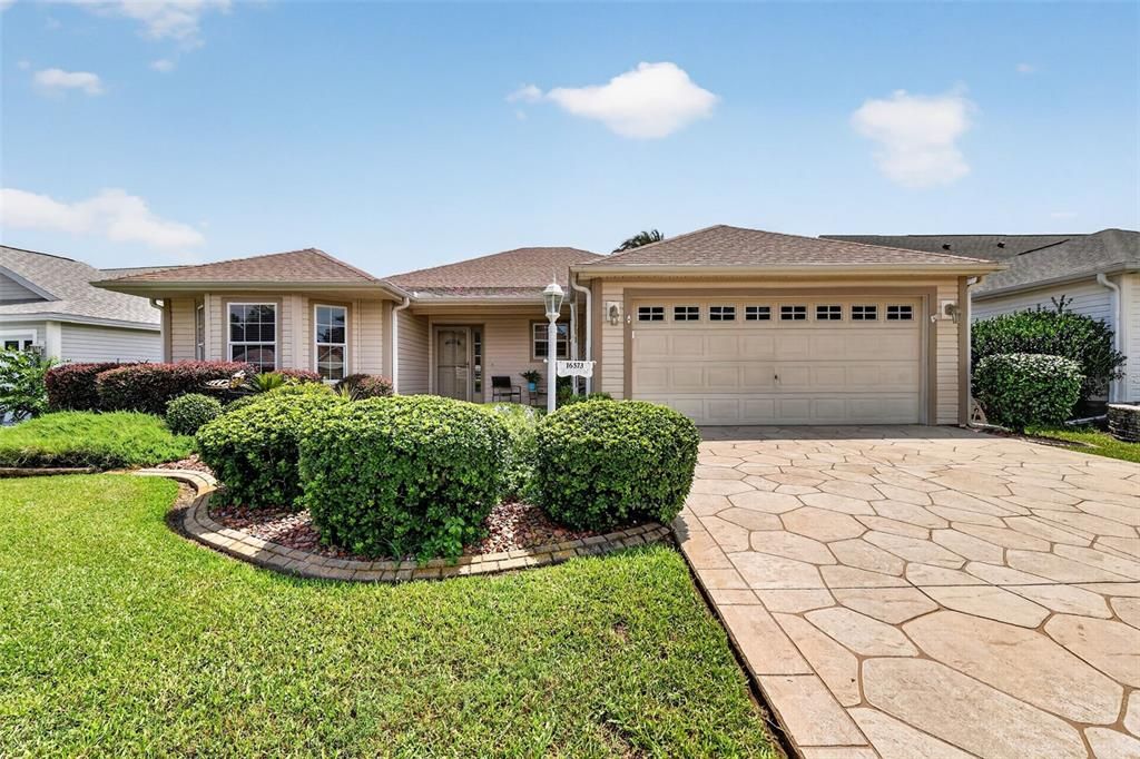 For Sale: $415,000 (3 beds, 2 baths, 1902 Square Feet)