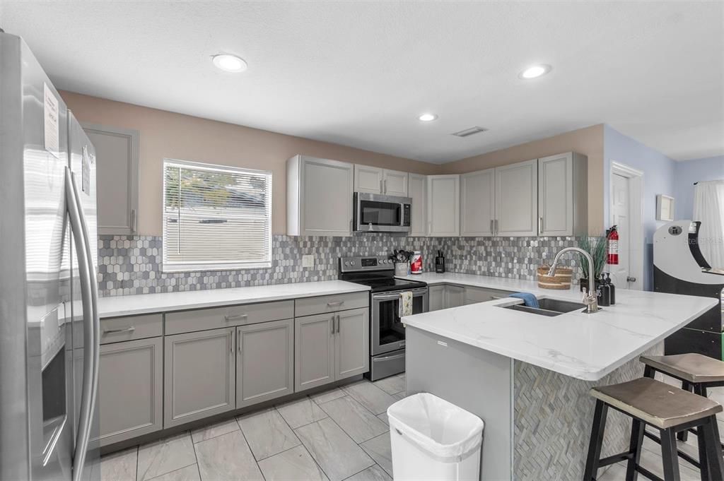 For Sale: $499,000 (4 beds, 2 baths, 1250 Square Feet)
