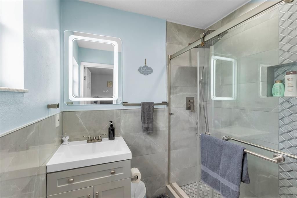For Sale: $499,000 (4 beds, 2 baths, 1250 Square Feet)