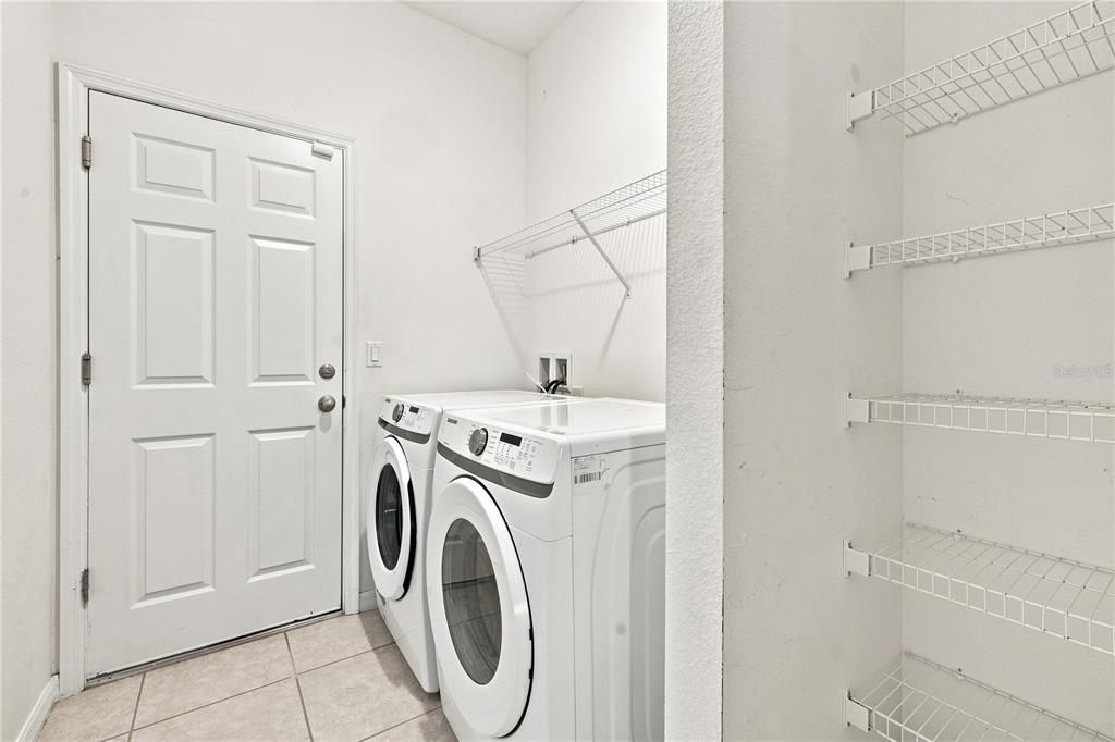 En Venta: $289,900 (3 camas, 2 baños, 1571 Pies cuadrados)