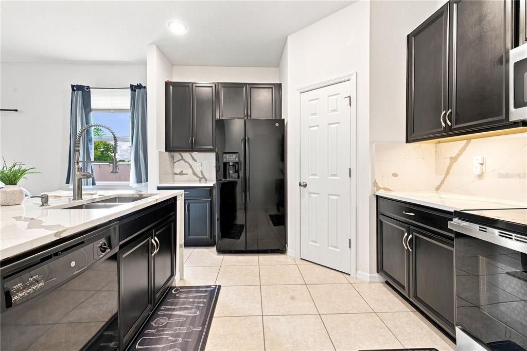 En Venta: $289,900 (3 camas, 2 baños, 1571 Pies cuadrados)