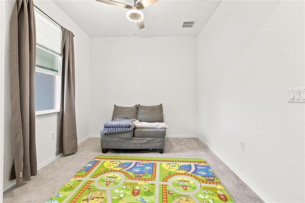 En Venta: $289,900 (3 camas, 2 baños, 1571 Pies cuadrados)