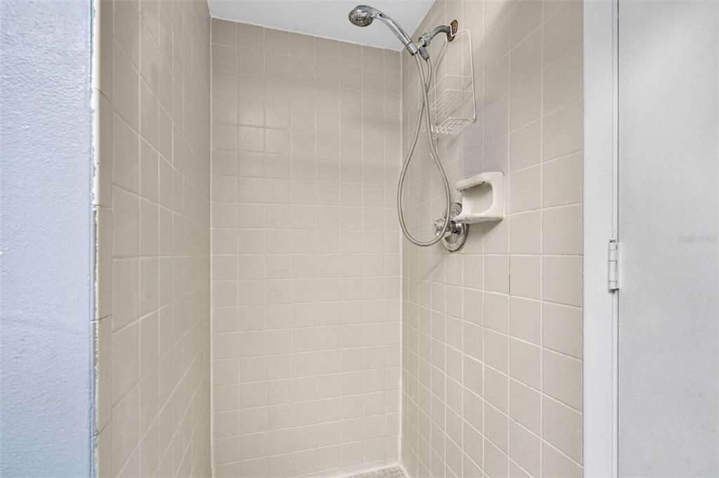 For Sale: $224,900 (2 beds, 2 baths, 935 Square Feet)