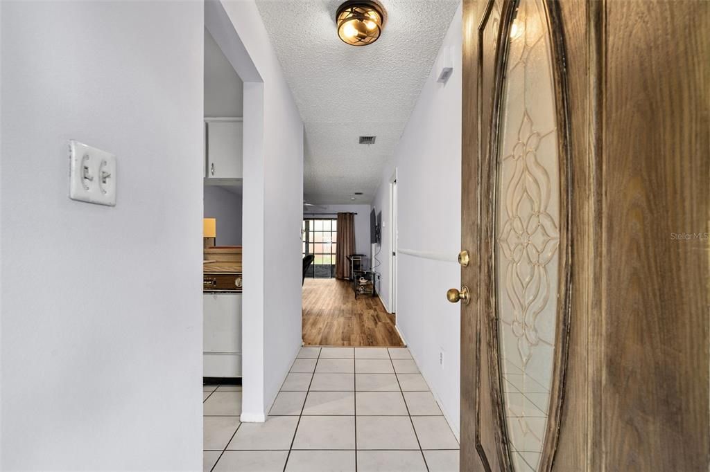 For Sale: $224,900 (2 beds, 2 baths, 935 Square Feet)